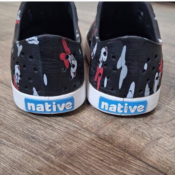 Native x Disney Mickey Mouse big kids 3 black water slip on rubber youth shoes - Picture 5 of 7